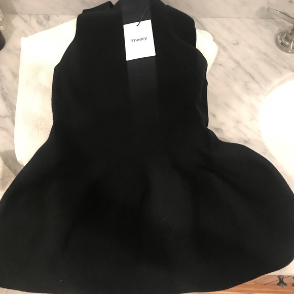 Theory Tops - Theory stretch Black Sleeveless Ruffle Hem KnitTop Theory Tops - Theory stretch Black Sleeveless Ruffle Hem KnitTop